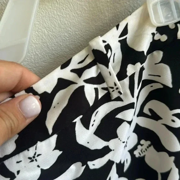 Tehama Black & White Floral Golf Skort - Size 10 - Picture 4 of 13